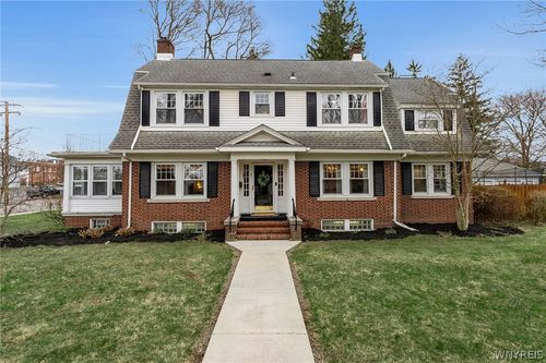 7 Harvard Pl, Orchard Park, NY, 14127-2301 | Card Image