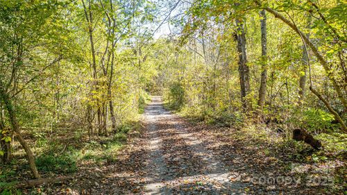 10 Dodd Rd, Barnardsville, NC, 28709-9733 | Card Image