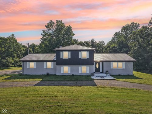 335 Corporation Line Rd, Veedersburg, IN, 47987-8561 | Card Image