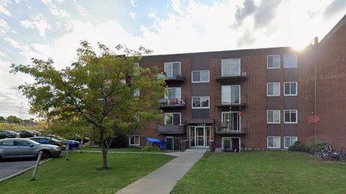 {{alt}} | Card Image