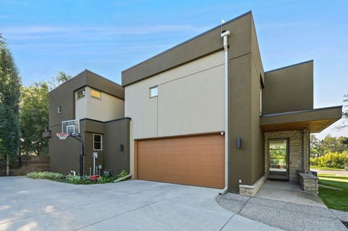 3926 9 St Sw, Calgary, AB, T2T3E2 | Card Image