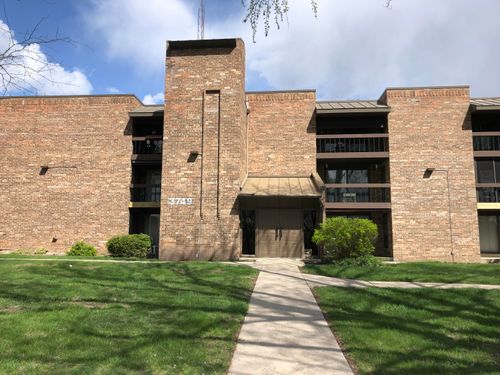 apt-307-3749 N 88th St, Milwaukee, WI, 53222-2728 | Card Image