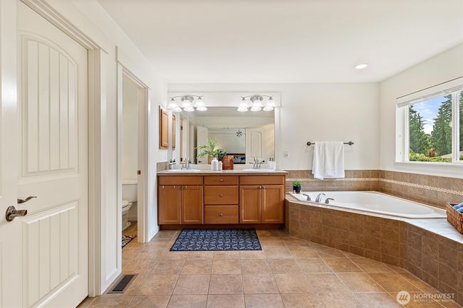 416 199 Th Pl Se, House other with 5 bedrooms, 3 bathrooms and 3 parking in Bothell WA | Image 22