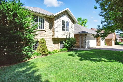 4939 S Prairie View Ave, Battlefield, MO, 65619-8252 | Card Image