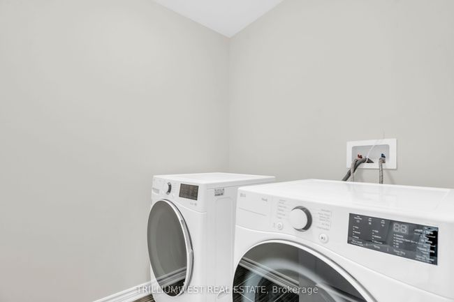 377 Dolman St, House attached with 3 bedrooms, 3 bathrooms and 2 parking in Breslau ON | Image 25