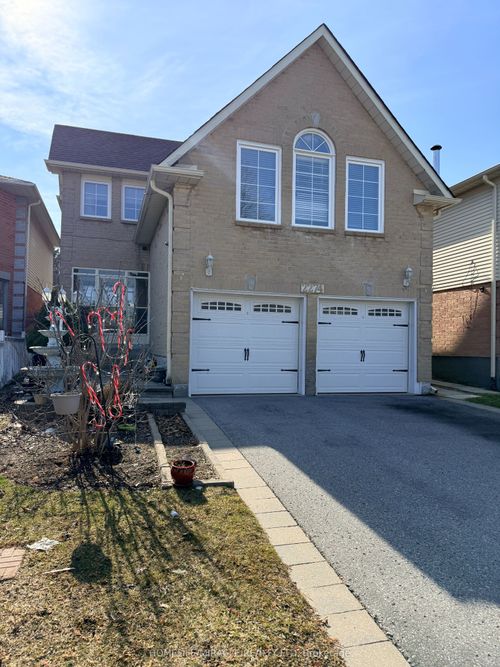 2274 Chapman Crt, Pickering, ON, L1X2E8 | Card Image