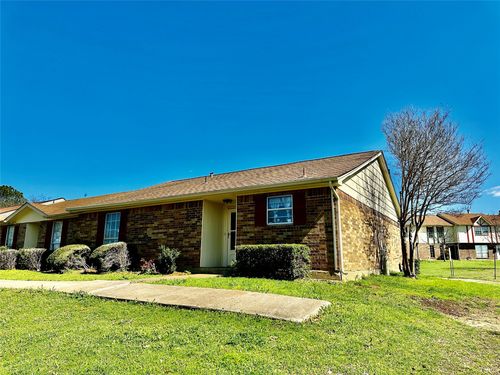 33-1 E Mountain Ln, Grand Prairie, TX, 75052-5975 | Card Image