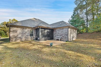 136 Executive Dr, House other with 3 bedrooms, 2 bathrooms and 2 parking in Jackson TN | Image 3