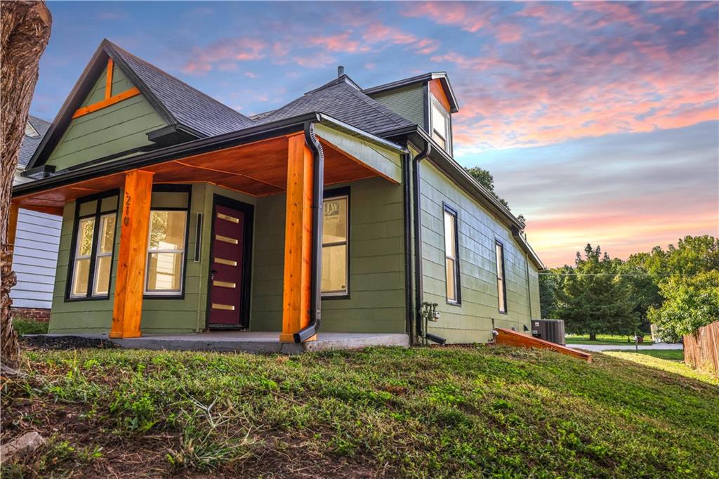 Cliff St, Saint Joseph, MO 64504