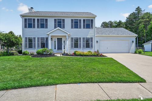 9078 Village Meadows Dr, Temperance, MI, 48182-8800 | Card Image