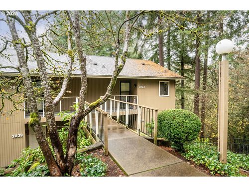 3833 Colony Oaks Dr, Eugene, OR, 97405-6212 | Card Image