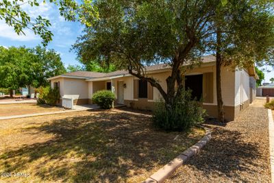 2937 N 16 Th Drive, House other with 3 bedrooms, 2 bathrooms and null parking in Phoenix AZ | Image 3