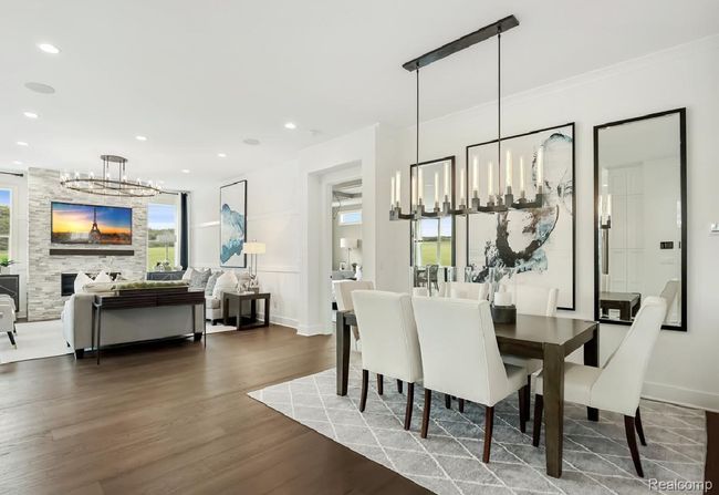 Formal dining area | Image 4