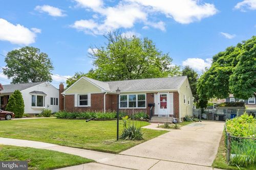 102 Washington Ave, Beverly, NJ, 08010-2017 | Card Image