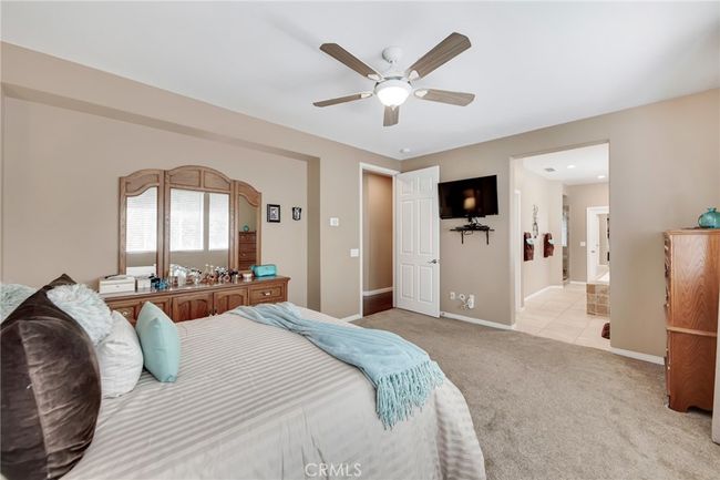 28089 Promontory Ln, House other with 5 bedrooms, 3 bathrooms and 3 parking in Valencia CA | Image 32