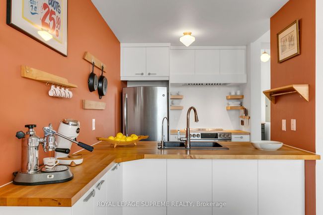 B - 475 Rogers Rd, Condo with 2 bedrooms, 2 bathrooms and 1 parking in York ON | Image 14