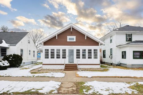 1119 College St, South Bend, IN, 46628-2613 | Card Image