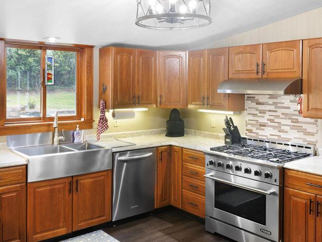 Huge range for cooking for large gatherings | Image 25