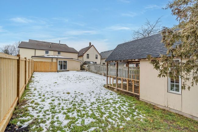 189 Dundas St N, House attached with 3 bedrooms, 2 bathrooms and 5 parking in Cambridge ON | Image 37