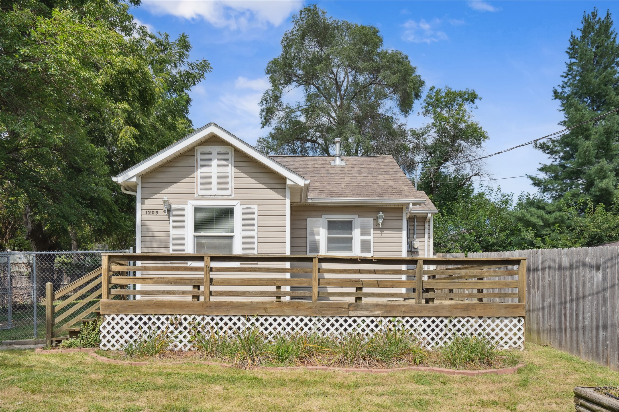 Johnson St, Des Moines, IA 50315