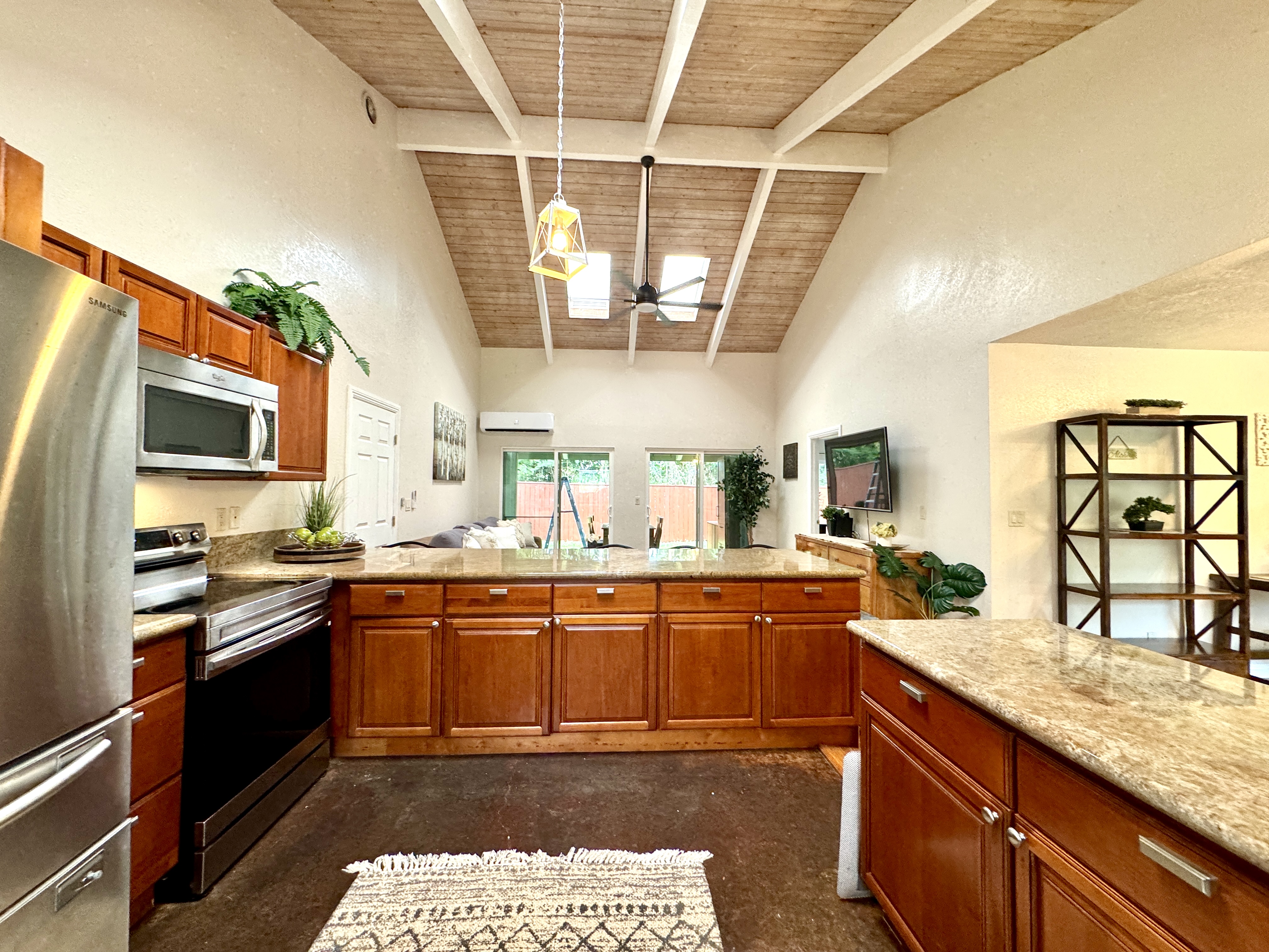 Hoene St, Kailua Kona, HI 96740