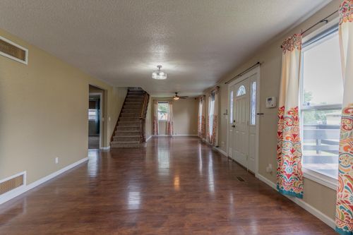 1125 Fisk Ave, MOBERLY, MO, 65270-1450 | Card Image