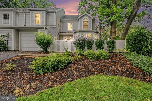 547 S 3rd St, Lemoyne, PA, 17043-2041 | Card Image
