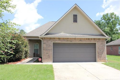 411 Whip St, Hammond, LA, 70403-6236 | Card Image