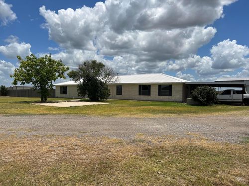918 Fairway Ln, Navasota, TX, 77868-8502 | Card Image