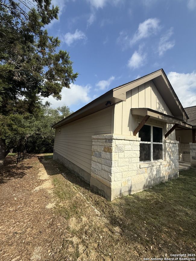 169 Twin Lake Trl, House other with 3 bedrooms, 2 bathrooms and null parking in Spring Branch TX | Image 4