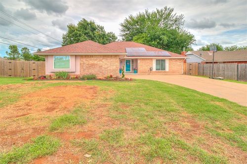 100 Three Oaks Drive, Midwest City, OK, 73130 | Card Image