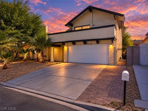 4760 Woodridge Rd, Las Vegas, NV, 89121-5814 | Card Image