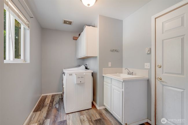 Laundry Room | Image 35