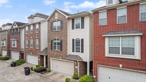 3410 Skyline Village Dr, Houston, TX, 77057-7040 | Card Image