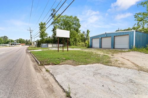 2695 N Main, Vidor, TX, 77662 | Card Image