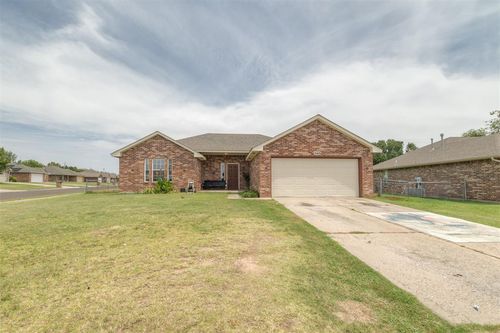 1545 Tudor Dr, Moore, OK, 73160-1527 | Card Image
