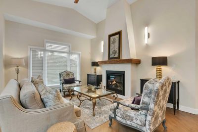 358 Mountain Park Dr Se, House detached with 5 bedrooms, 3 bathrooms and 2 parking in Calgary AB | Image 2