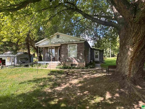 230 Maple St, Bronson, IA, 51007-5032 | Card Image