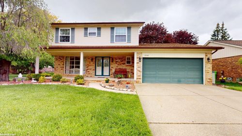 15995 Quail Ct, Macomb, MI, 48044-3232 | Card Image