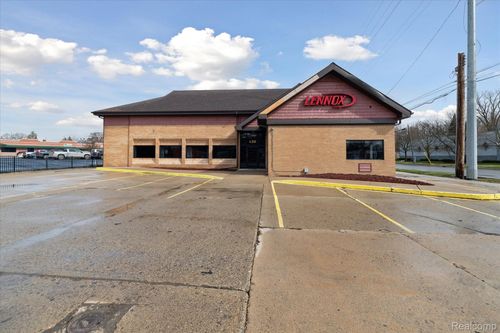 920 E Grand River Ave, Howell, MI, 48843-2434 | Card Image