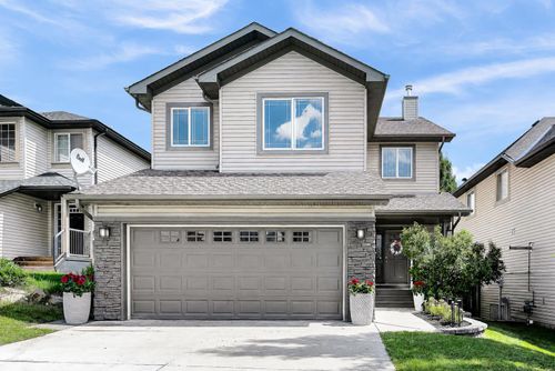 71 Westmount Cir, Okotoks, AB, T1S0B7 | Card Image