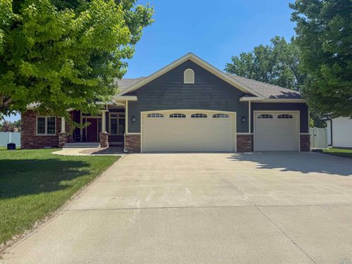 120 Rottunda Way, South Sioux City, NE, 68776-5462 | Card Image