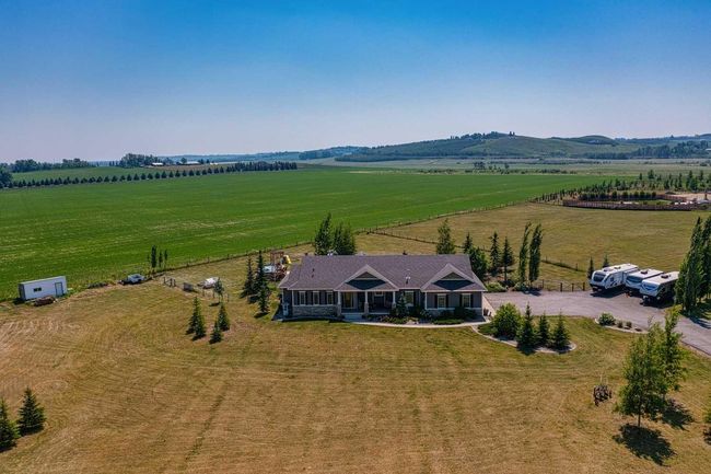226018 30 Street W, House other with 2 bedrooms, 3 bathrooms and 8 parking in Rural Foothills County AB | Image 48