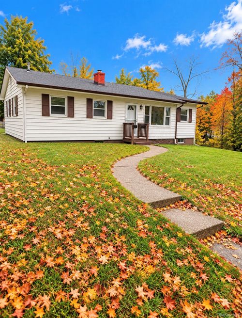 19 Judd Pl, Goshen, NY, 10924-1707 | Card Image