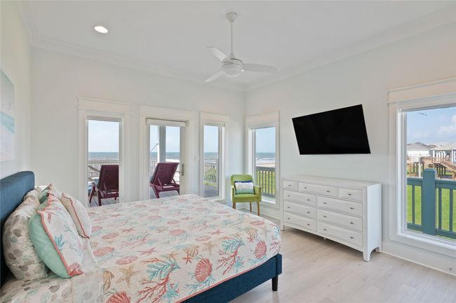 852 Lazy Ln, House other with 4 bedrooms, 3 bathrooms and 1 parking in Crystal Beach TX | Image 16
