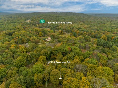 233 Rossway Rd, Pleasant Valley, NY, 12569-7359 | Card Image