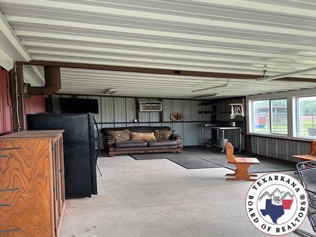 327 Crudip Ln, Home with 2 bedrooms, 2 bathrooms and null parking in Texarkana TX | Image 23