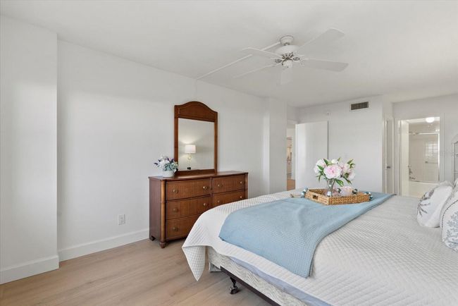Primary Bedroom | Image 20