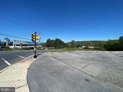 1668 N Reading Rd, STEVENS, PA, 17578-9307 | Card Image