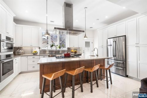 19 78th St, North Bergen, NJ, 07047-5921 | Card Image